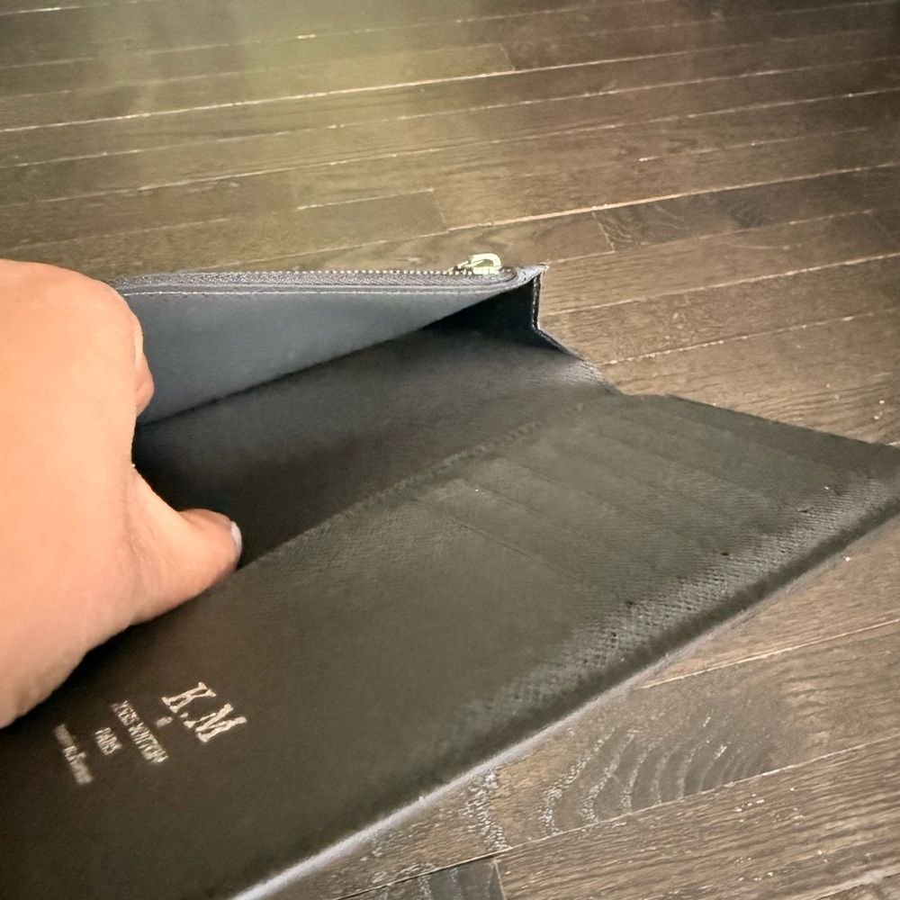 Louis Vuitton Taiga Leather Long Wallet – Black - Picture 6 of 15